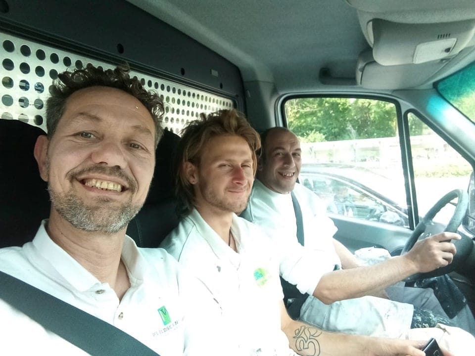 Het team van Wereldschilder.nl in de bus